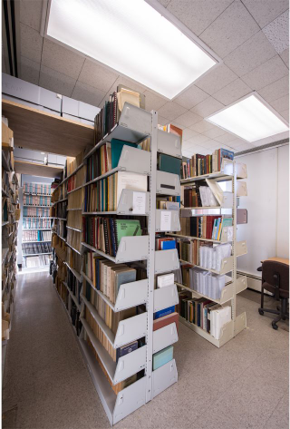 Illustration for article titled Renowned Paleontologist’s Library Returns to Museum
